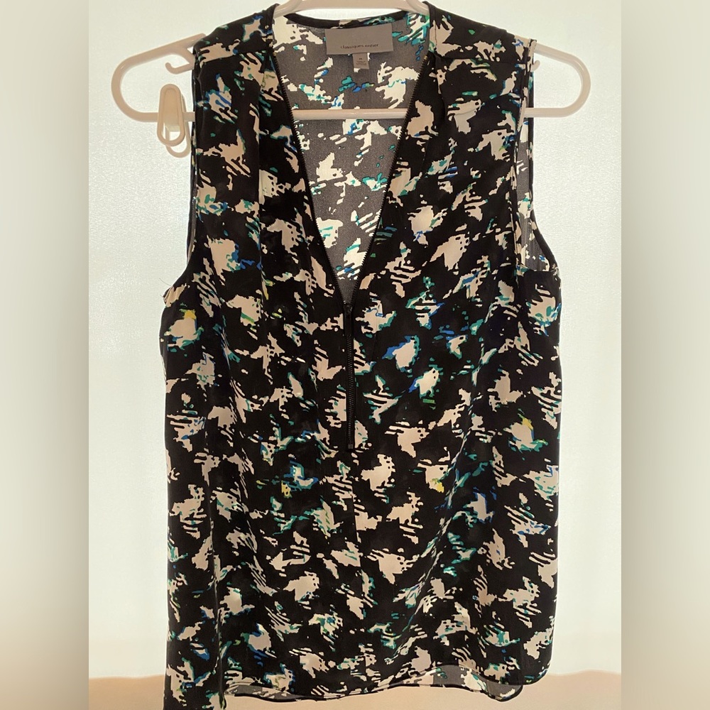 Classiques Entier 100% Silk blouse. Sleeveless, high/low hem. Unique neckline